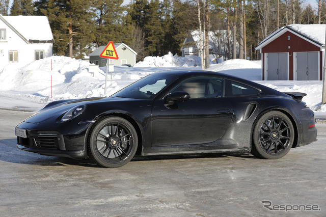 ポルシェ 911ターボ 改良新型プロトタイプ(スクープ写真)