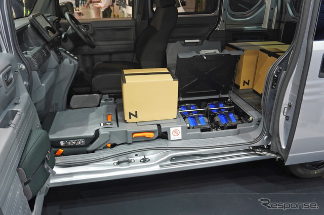 ホンダモバイルパワーパックe:を8本床下に車載することで、約75kmの走行距離を実現