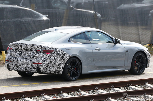 BMW 4シリーズ クーペ 改良新型プロトタイプ(スクープ写真)