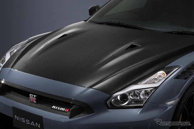 GT-R NISMOスペシャルエディション(専用カーボン製バケットフード)