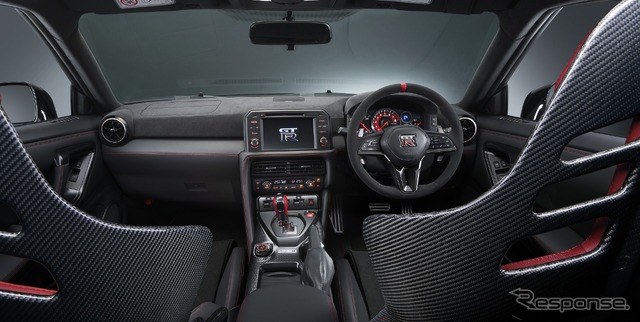 GT-R NISMOスペシャルエディション(専用カーボン製バケットフード)