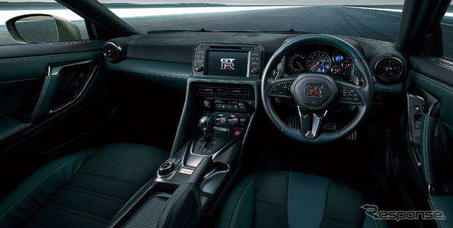 日産 GT-R(内装イメージ)