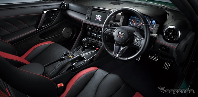 日産 GT-R(内装イメージ)