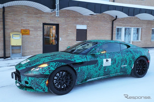 アストンマーティン DB11 後継モデルのプロトタイプ(スクープ写真)