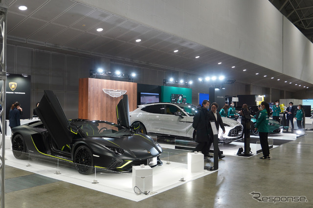 高級車ブランドも軒を連ねる(ジャパン・インターナショナルボートショー2023)