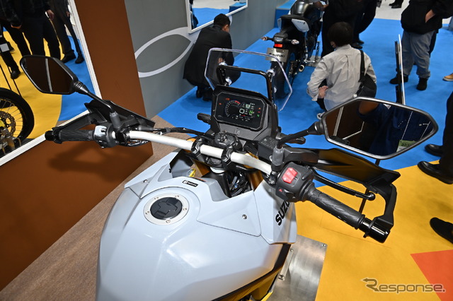スズキ Vストローム800DE(東京モーターサイクルショー2023)