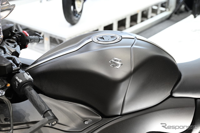 NSMP-01 フルドライカーボンボディ KIT SUZUKI Hayabusa 2021-MODEL(東京モーターサイクルショー2023)