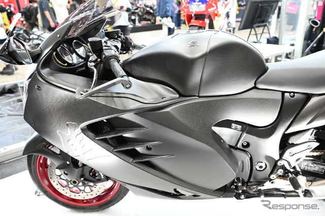 NSMP-01 フルドライカーボンボディ KIT SUZUKI Hayabusa 2021-MODEL（東京モーターサイクルショー2023）