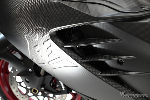 NSMP-01 フルドライカーボンボディ KIT SUZUKI Hayabusa 2021-MODEL(東京モーターサイクルショー2023)