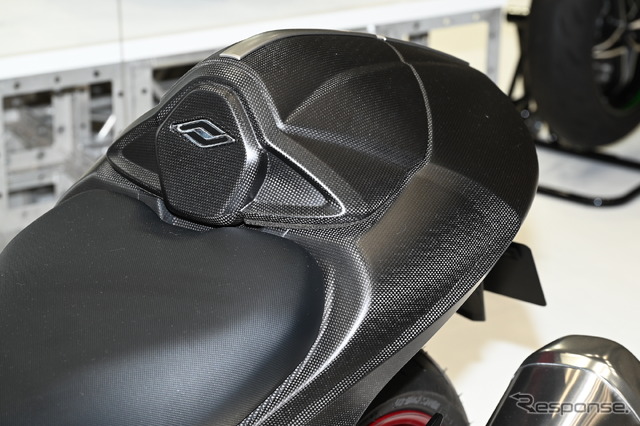 NSMP-01 フルドライカーボンボディ KIT SUZUKI Hayabusa 2021-MODEL(東京モーターサイクルショー2023)