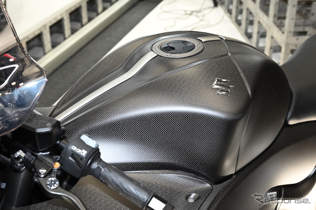 NSMP-01 フルドライカーボンボディ KIT SUZUKI Hayabusa 2021-MODEL(東京モーターサイクルショー2023)