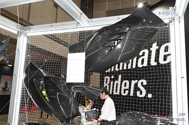 NSMP-01 フルドライカーボンボディ KIT SUZUKI Hayabusa 2021-MODEL(東京モーターサイクルショー2023)