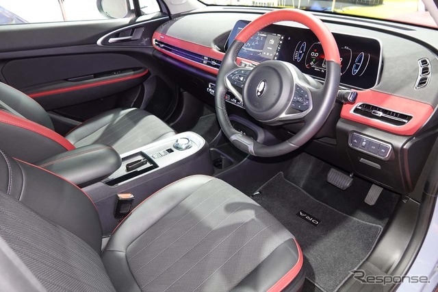 『ORA Good Cat GT』の運転席周り