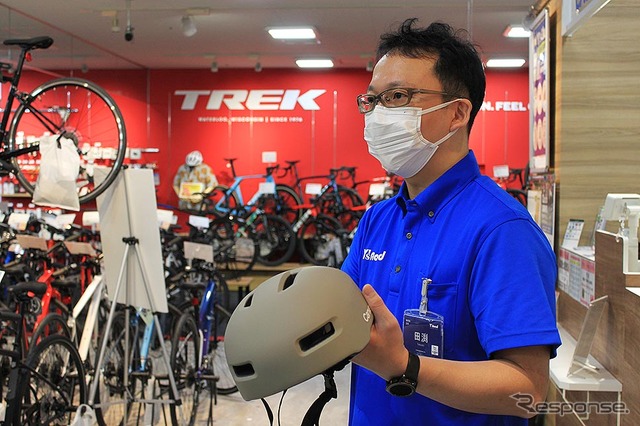 正しいヘルメット被り方やスタイルに合ったヘルメットの選び方をワイズロード新橋店(ワイ・インターナショナル)でチェック