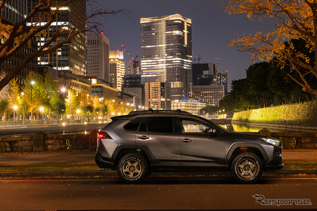 RAV4 x ブラッドレーVの組合せは、街中でも映えるマッチング