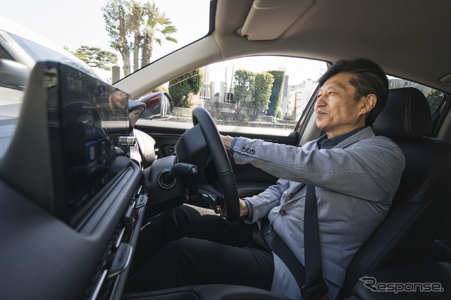 『LX100』と『001』の違いは、走り出してすぐに理解出来るほど個性が違った