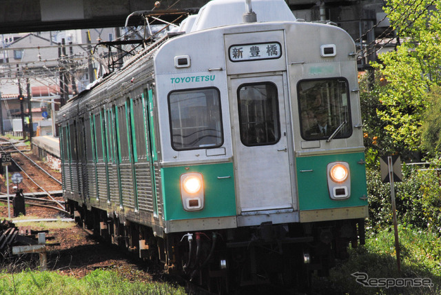 渥美線の1800系。同線では運賃改定による増収で軌道の重軌条化や道床砕石の交換などが行なわれる。