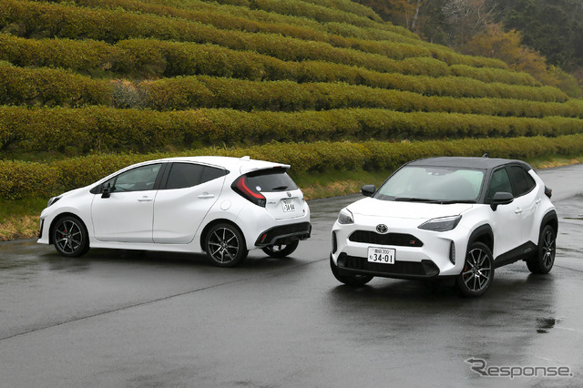 アクア GR SPORT(左)とヤリスクロス GR SPORT(右)
