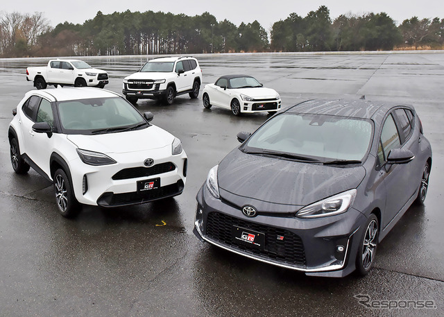 ヤリスクロス GR SPORT(左前)とアクア GR SPORT(右前)を比較試乗
