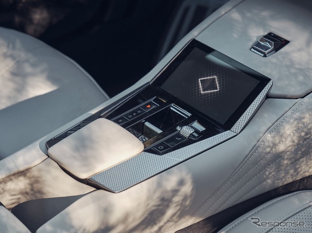 DS 4 の「ESPRIT DE VOYAGE」