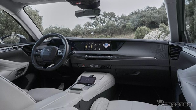 DS 4 の「ESPRIT DE VOYAGE」