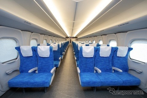 東海道・山陽新幹線の普通車車内。