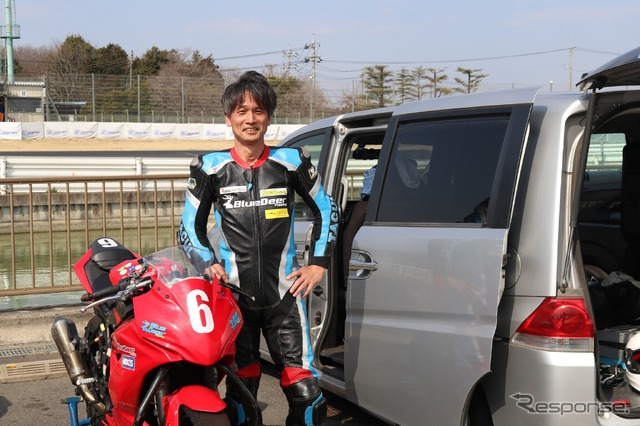 新品とは思えない動き易さがフルオーダーを感じさせた。さらに馴染んできたときの着心地を期待させる。