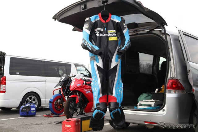 フルオーダーで理想のレーシングスーツを!…体験レポート後編:デザイン決定からレース完走まで