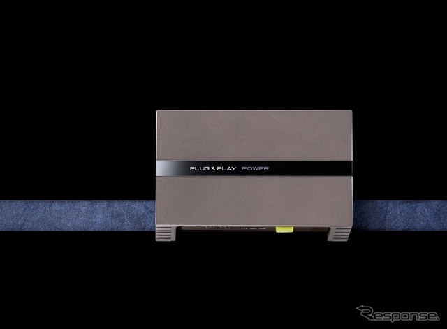 「D級パワーアンプ」の一例(プラグアンドプレイ・PLUG&PLAY POWER)。