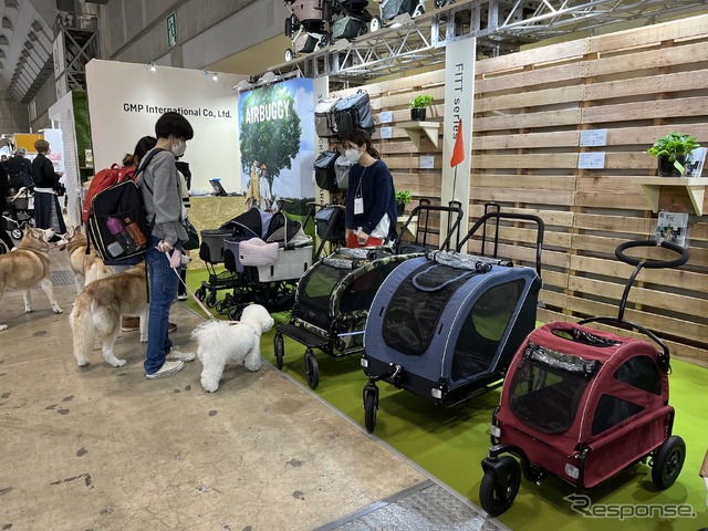 中型犬、大型犬に対応したカートも