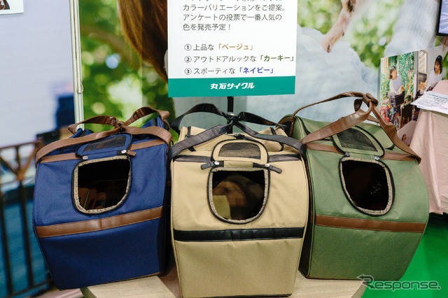 インターペットの会場では、新色のアンケートを実施