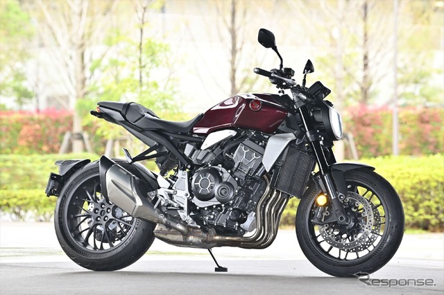 CB1000R ボルドーレッドメタリック/167万900円。CB1000R Black Editionも用意され、そちらは171万6000円
