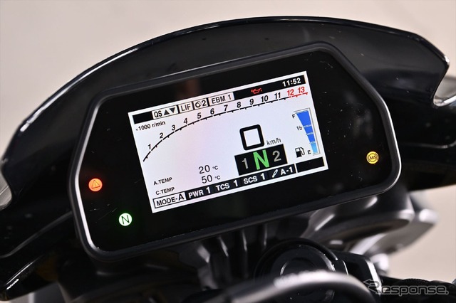 MODE-Aはかなりレーシーで、トラクションコントロールの介入も少なめ。サスペンションの減衰力も強めだ。もちろん各制御の介入度合いを変えたり、サスペンションをさらに細かくセットすることも可能。