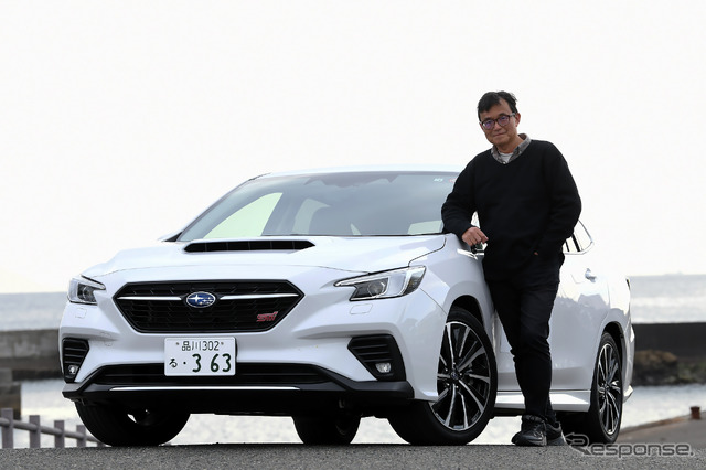 スバル レヴォーグ STIスポーツと諸星陽一氏