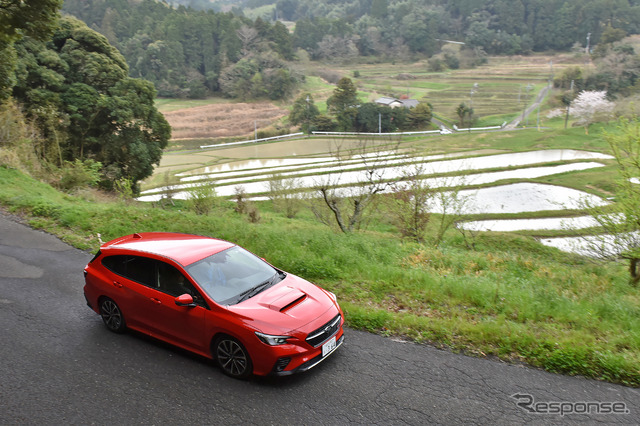 スバルのナビアプリ「SUBAROAD(スバロード)」で千葉をドライブ。旅のお供はレヴォーグ STIスポーツだ。
