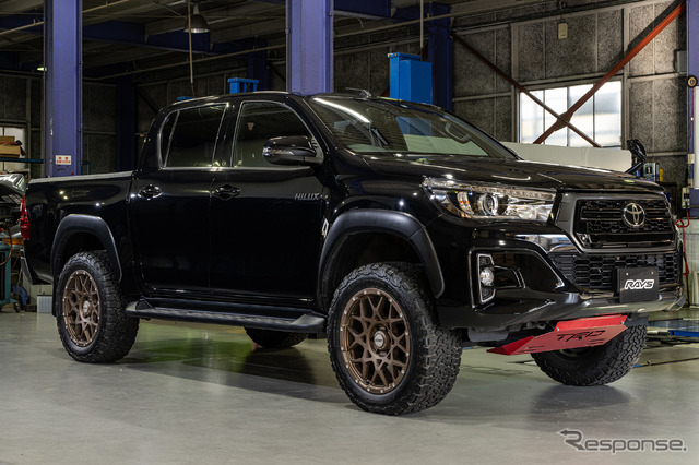 トヨタ ハイラックス×レイズ チームデイトナ M8 / 20×9.0J IN+18、タイヤサイズ:275/55R20