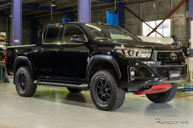 トヨタ ハイラックス×レイズ チームデイトナ D108 / 18×8.0J IN+20、タイヤサイズ:265/65R18
