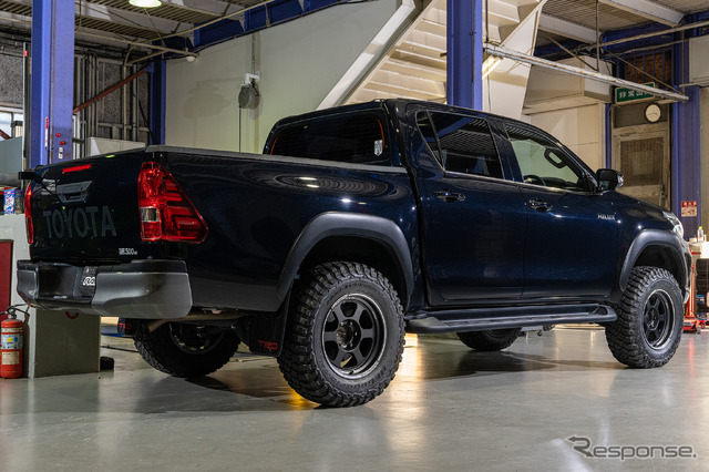 トヨタ ハイラックス×レイズ ボルクレーシングTE37XT