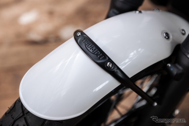 トライアンフ ボンネビルT120ブラックDGR限定エディション