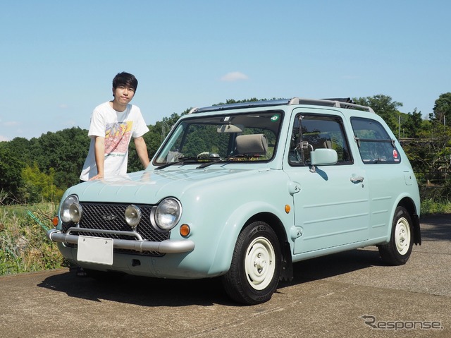 小池一博さんと愛車のパオ（1989年式）