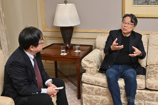 ジオテクノロジーズ 杉原博茂 代表取締役社長 CEO(右)と元・日産で現名古屋大学未来社会創造機構 客員教授 野辺継男氏(左)