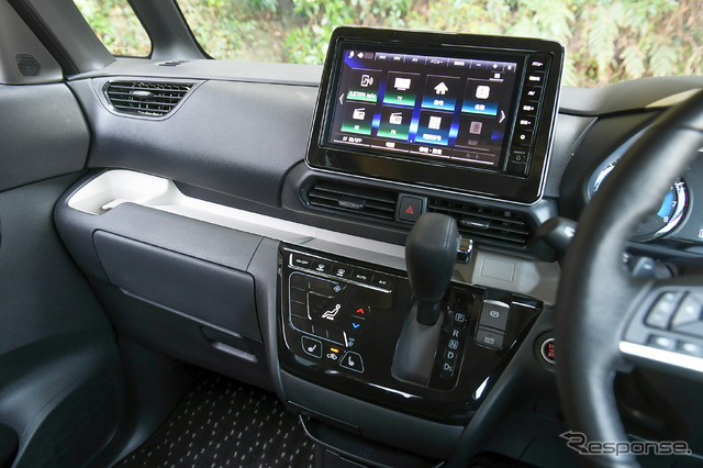 三菱 デリカミニ T Premium(ディーラーオプション アクティブトーンスタイル装着車)