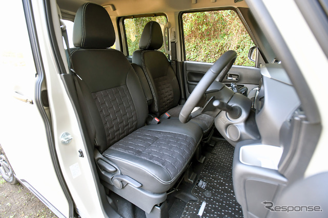 三菱 デリカミニ T Premium(ディーラーオプション アクティブトーンスタイル装着車)