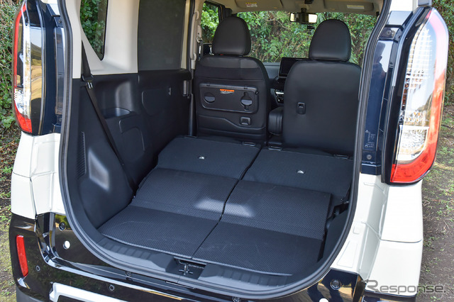 三菱 デリカミニ T Premium(ディーラーオプション アクティブトーンスタイル装着車)
