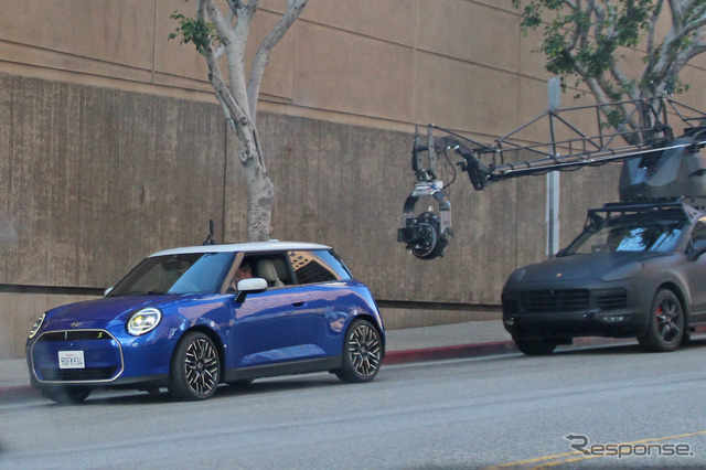 MINI ハッチバックEV(スクープ写真)