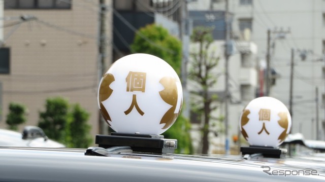 日本交通の社員が独立した個人タクシー2台と業務提携
