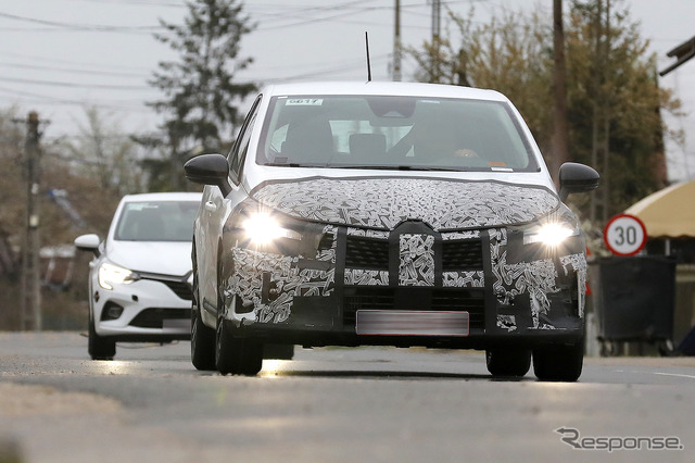 ルノー ルーテシア 改良新型プロトタイプ(スクープ写真)