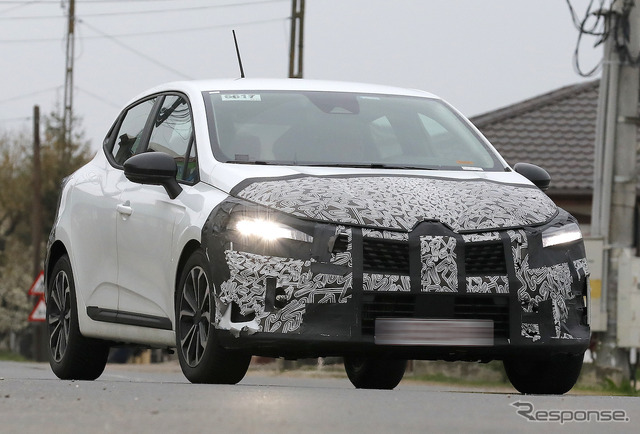ルノー ルーテシア 改良新型プロトタイプ(スクープ写真)