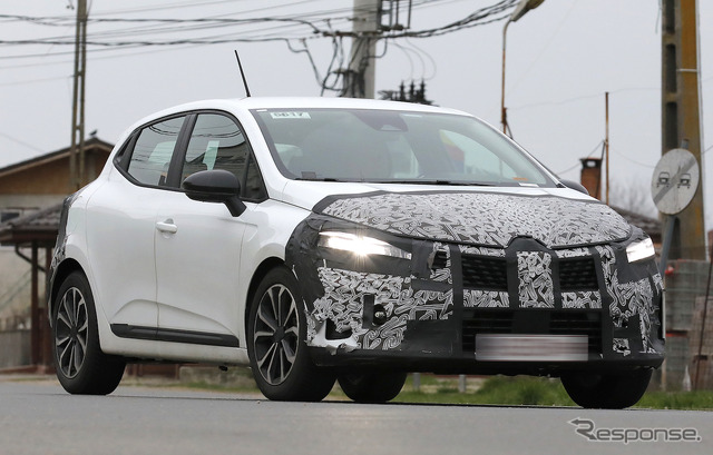 ルノー ルーテシア 改良新型プロトタイプ(スクープ写真)