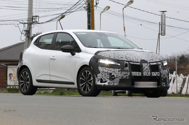 ルノー ルーテシア 改良新型プロトタイプ(スクープ写真)